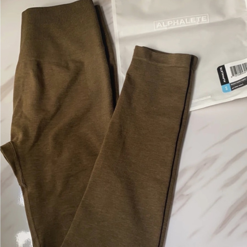 Alphalete amplify leggings- Canteen